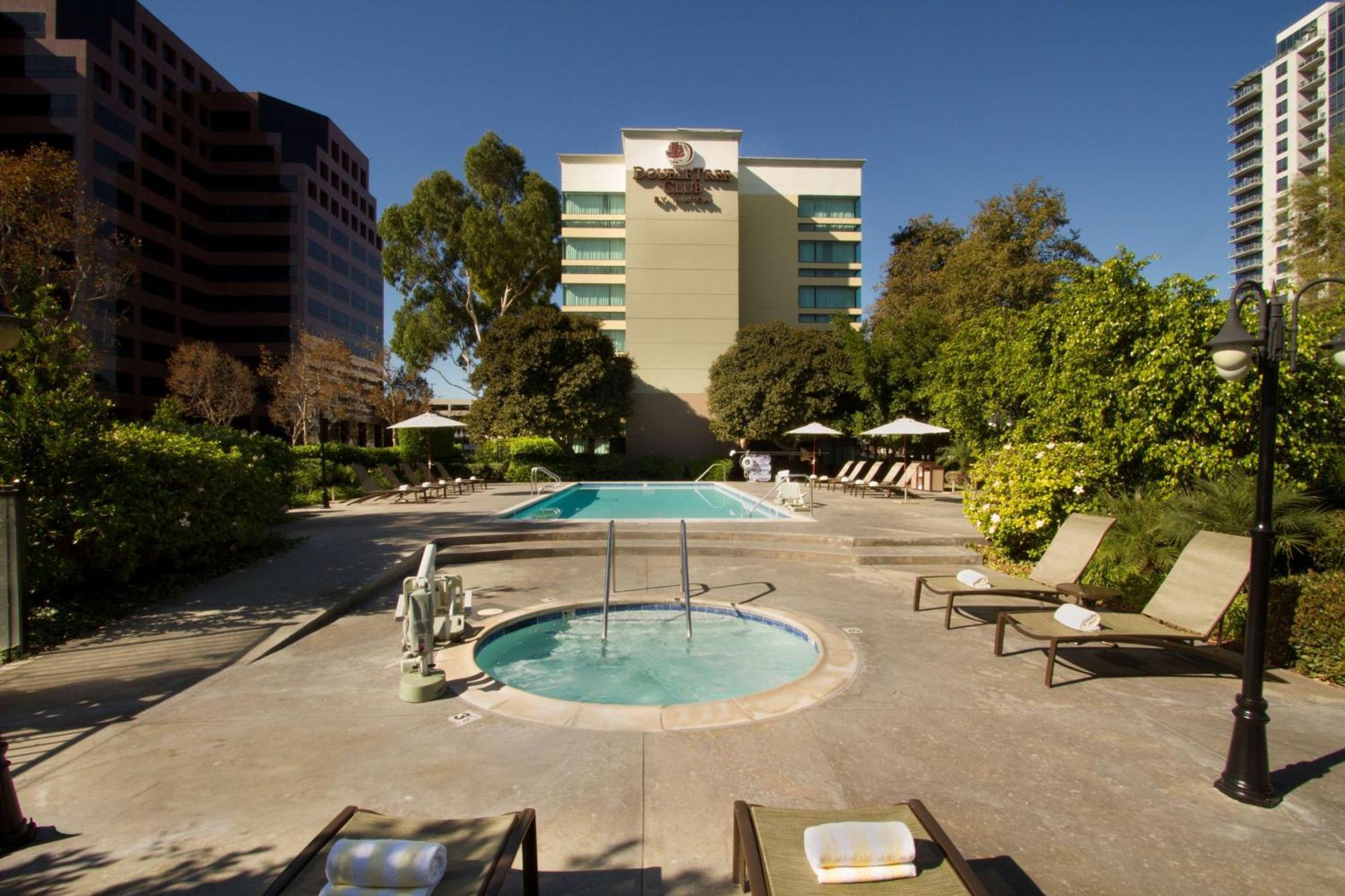 Doubletree By Hilton Orange County Airport Hotell Santa Ana Exteriör bild